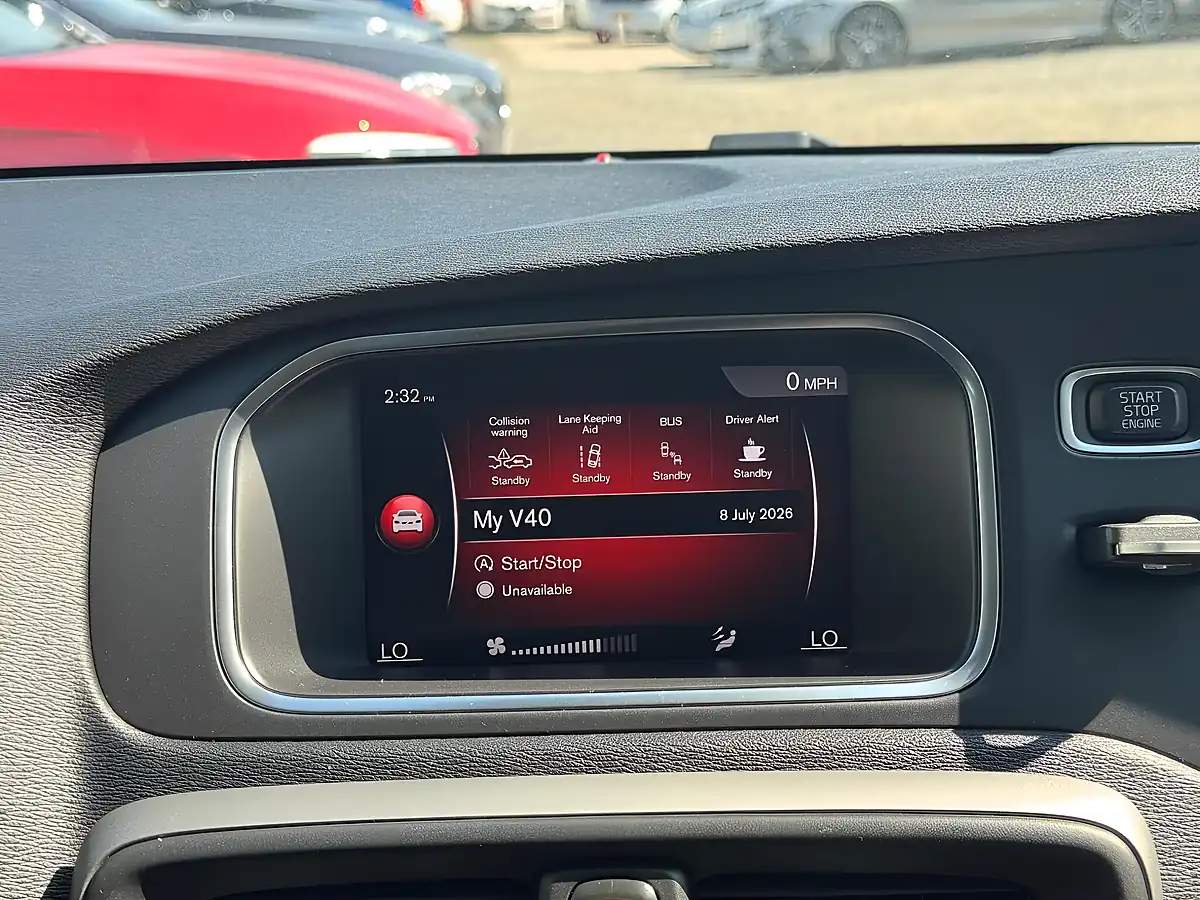Used 2017 Volvo V40 Momentum Nav Plus Blue - Interior and Exterior details 15