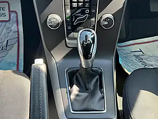 Used 2017 Volvo V40 Momentum Nav Plus Blue - Interior and Exterior details 16