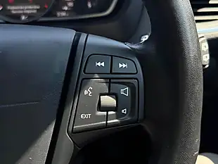 Used 2017 Volvo V40 Momentum Nav Plus Blue - Interior and Exterior details 18