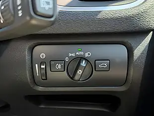 Used 2017 Volvo V40 Momentum Nav Plus Blue - Interior and Exterior details 19