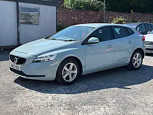 Used 2017 Volvo V40 Momentum Nav Plus Blue - Interior and Exterior details 3