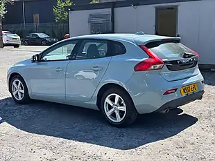 Used 2017 Volvo V40 Momentum Nav Plus Blue - Interior and Exterior details 5