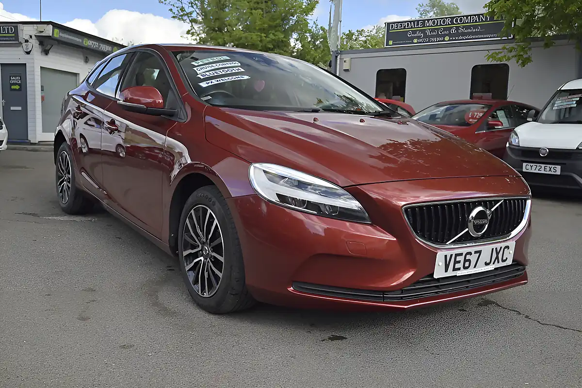 Used 2017 Volvo V40 Momentum Nav Plus Flamenco Red - Interior and Exterior details 11