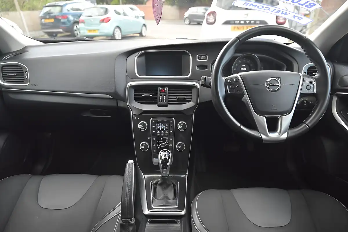 Used 2017 Volvo V40 Momentum Nav Plus Flamenco Red - Interior and Exterior details 19