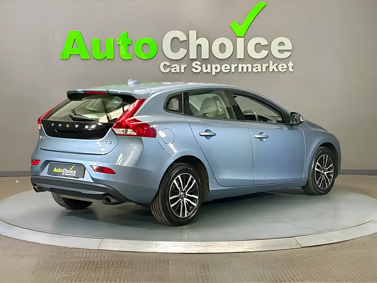 Used 2017 Volvo V40 Momentum Nav Plus Mussel Blue - Interior and Exterior details 14