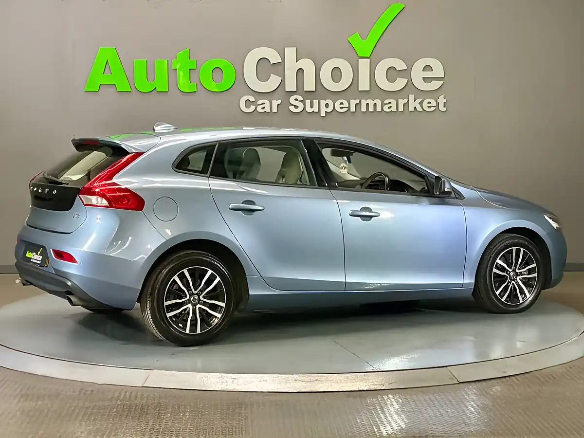 Used 2017 Volvo V40 Momentum Nav Plus Mussel Blue - Interior and Exterior details 15