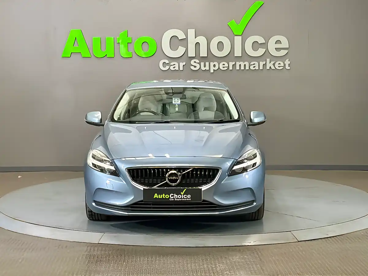Used 2017 Volvo V40 Momentum Nav Plus Mussel Blue - Interior and Exterior details 3