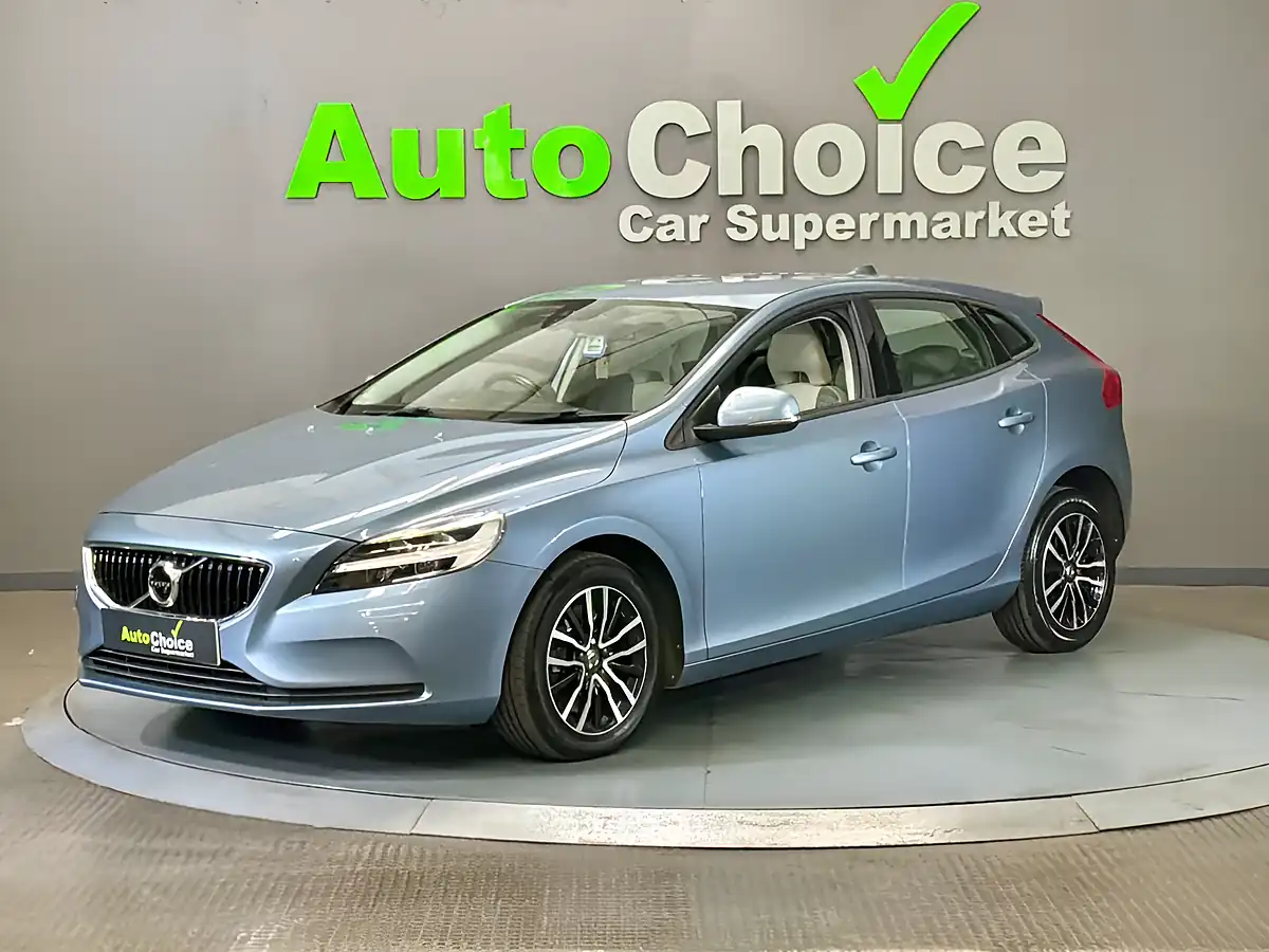 Used 2017 Volvo V40 Momentum Nav Plus Mussel Blue - Interior and Exterior details 5