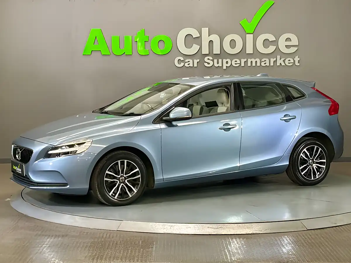 Used 2017 Volvo V40 Momentum Nav Plus Mussel Blue - Interior and Exterior details 6
