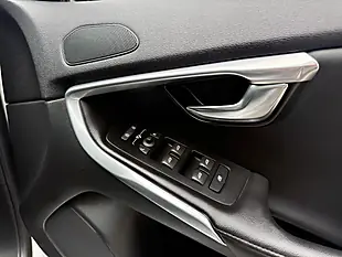 Used 2017 Volvo V40 Momentum Nav Plus Silver - Interior and Exterior details 12