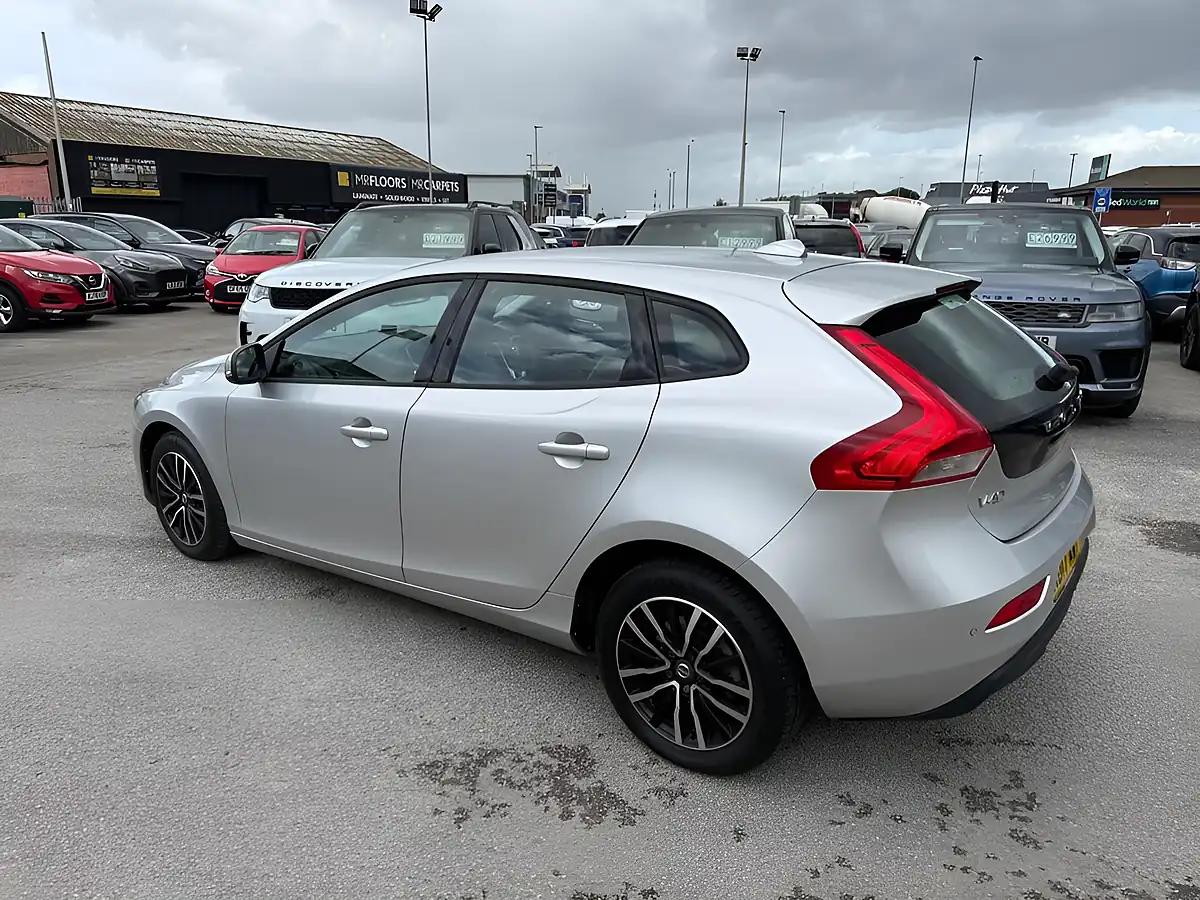 Used 2017 Volvo V40 Momentum Nav Plus Silver - Interior and Exterior details 4