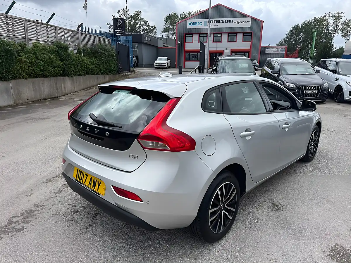 Used 2017 Volvo V40 Momentum Nav Plus Silver - Interior and Exterior details 8