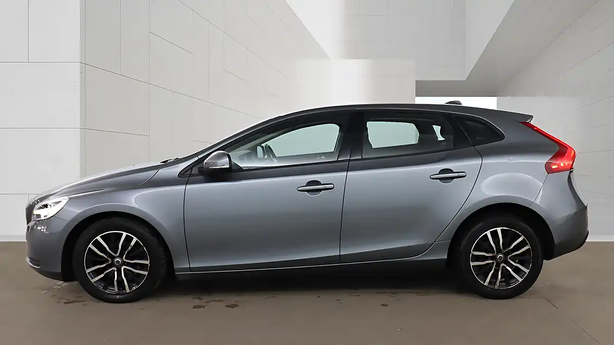 Used 2017 Volvo V40 Momentum Osmium Grey - Interior and Exterior details 5