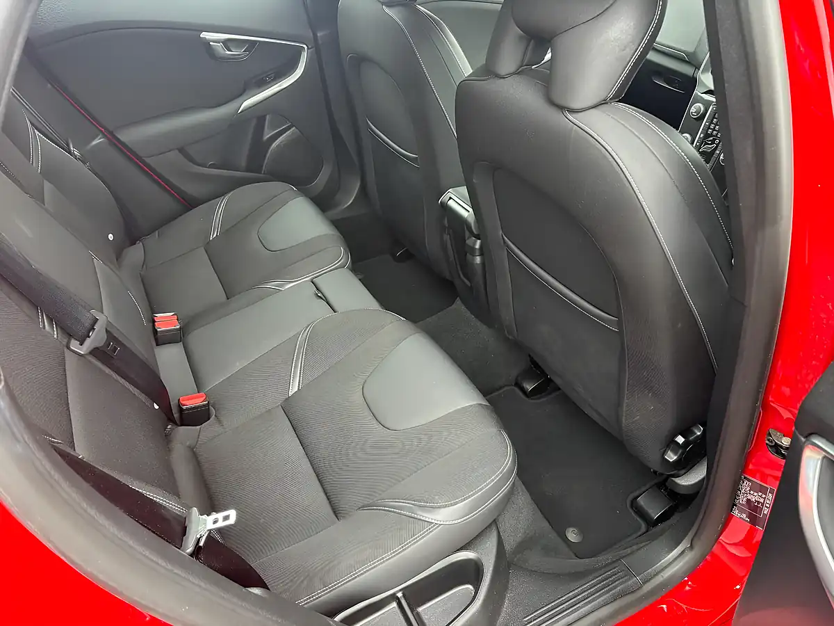 Used 2017 Volvo V40 Momentum Red - Interior and Exterior details 11