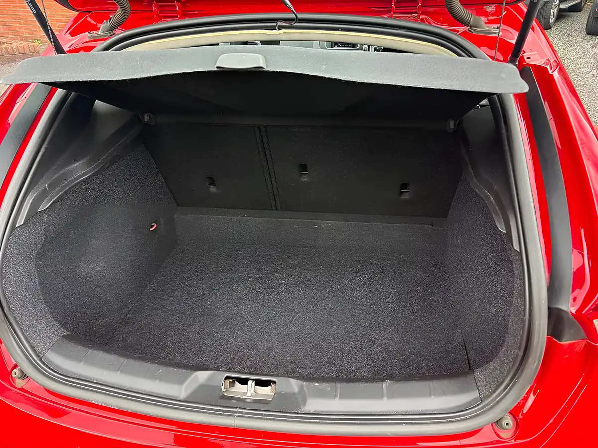 Used 2017 Volvo V40 Momentum Red - Interior and Exterior details 12