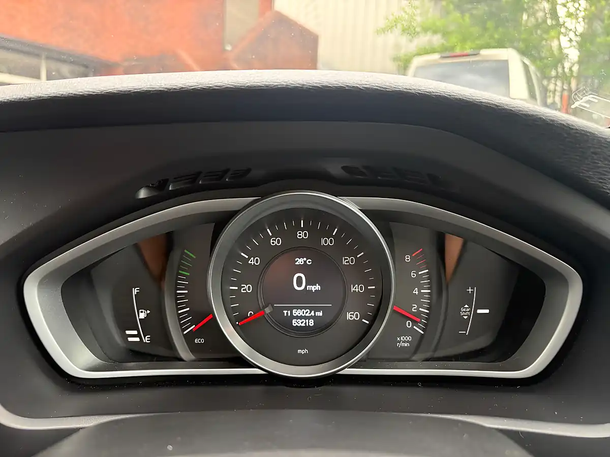 Used 2017 Volvo V40 Momentum Red - Interior and Exterior details 13