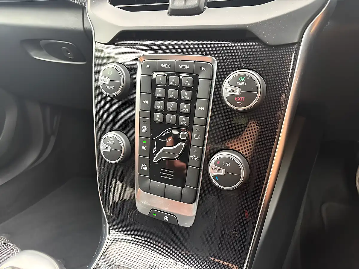 Used 2017 Volvo V40 Momentum Red - Interior and Exterior details 16