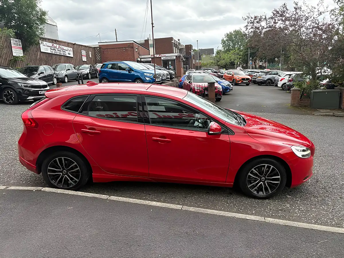 Used 2017 Volvo V40 Momentum Red - Interior and Exterior details 2