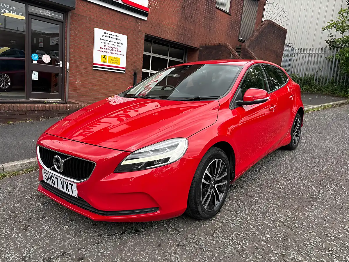 Used 2017 Volvo V40 Momentum Red - Interior and Exterior details 7