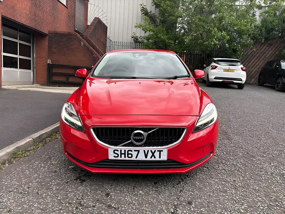 Used 2017 Volvo V40 Momentum Red - Interior and Exterior details 8