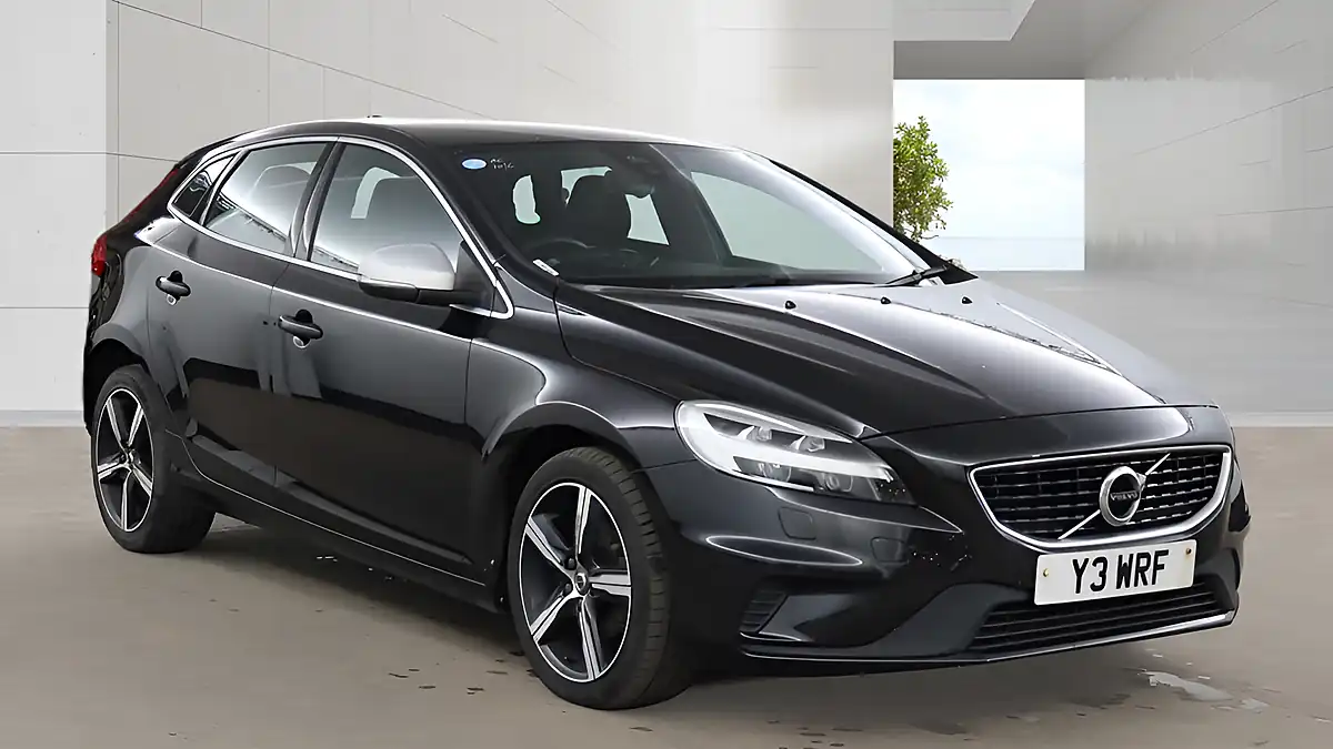 Used 2017 Volvo V40 R-Design Black - Front View