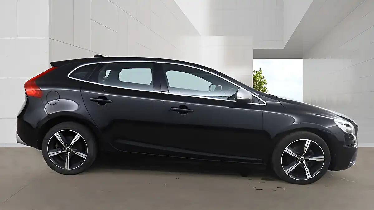 Used 2017 Volvo V40 R-Design Black - Interior and Exterior details 5