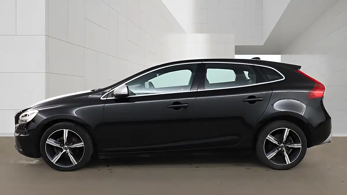 Used 2017 Volvo V40 R-Design Black - Interior and Exterior details 6