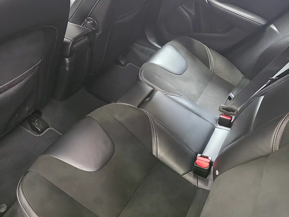 Used 2017 Volvo V40 R-Design Black - Interior and Exterior details 17