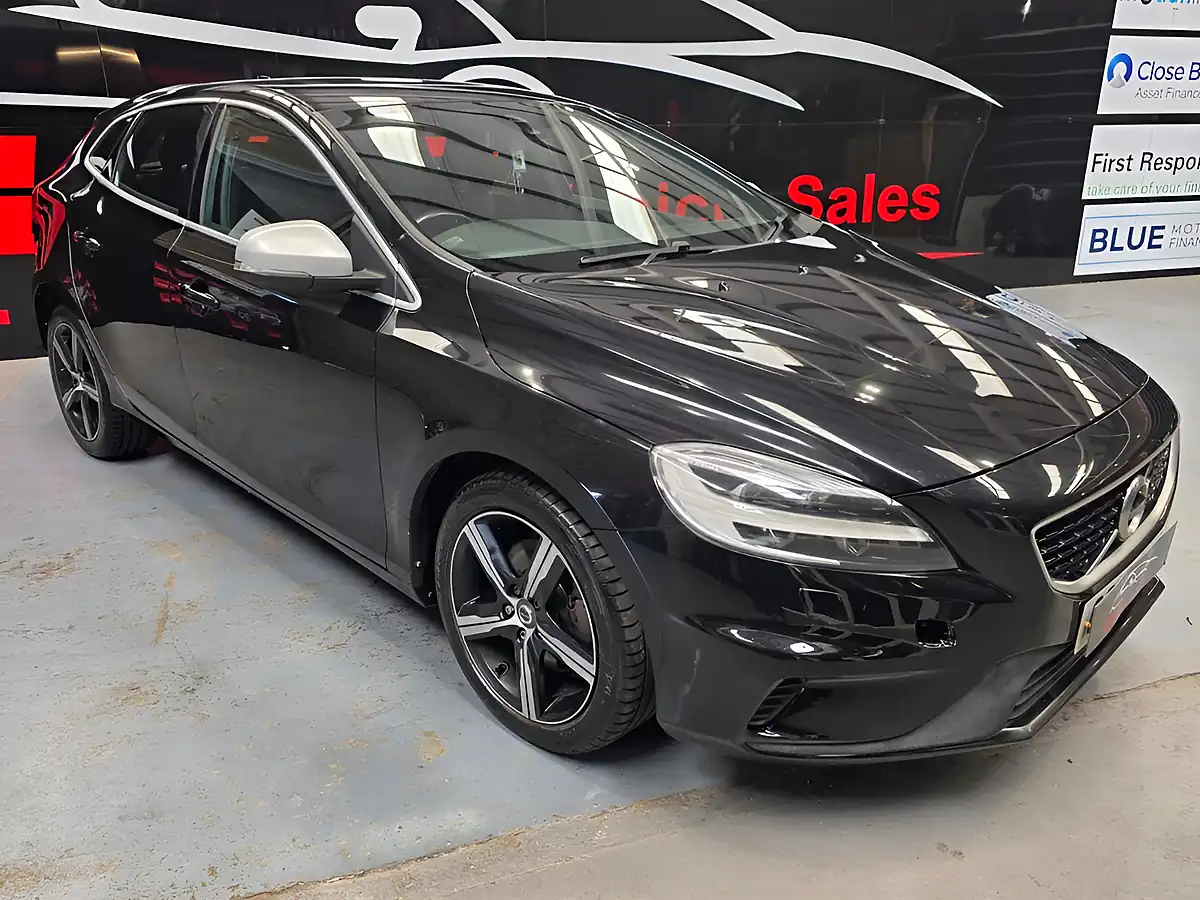 Used 2017 Volvo V40 R-Design Black - Interior and Exterior details 2
