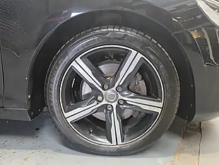 Used 2017 Volvo V40 R-Design Black - Interior and Exterior details 5