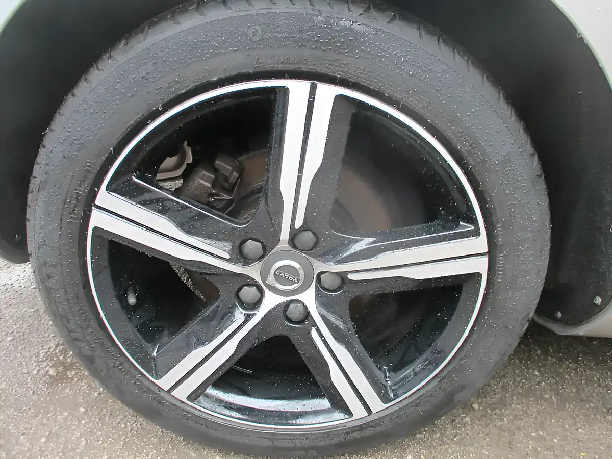 Used 2017 Volvo V40 R-Design Bright Silver - Interior and Exterior details 11