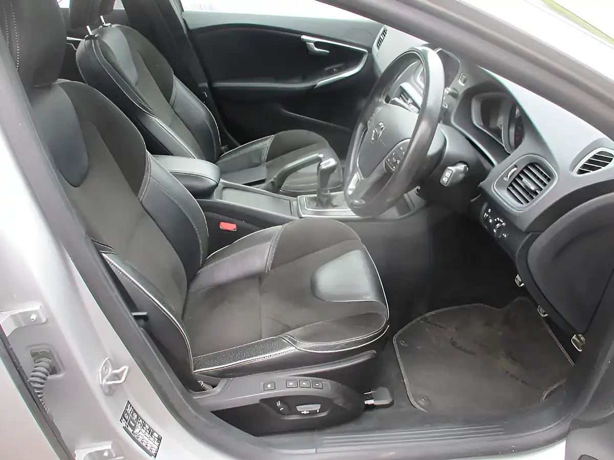 Used 2017 Volvo V40 R-Design Bright Silver - Interior and Exterior details 14
