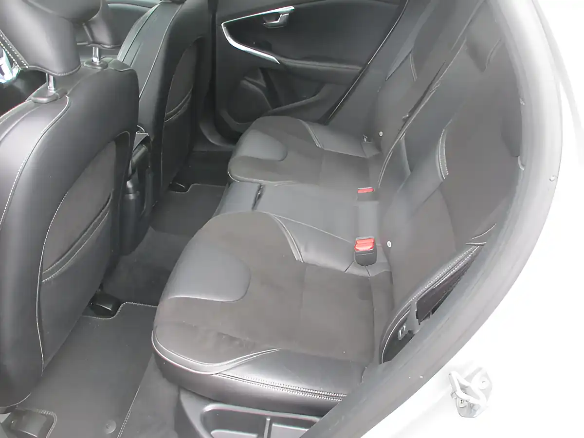 Used 2017 Volvo V40 R-Design Bright Silver - Interior and Exterior details 16
