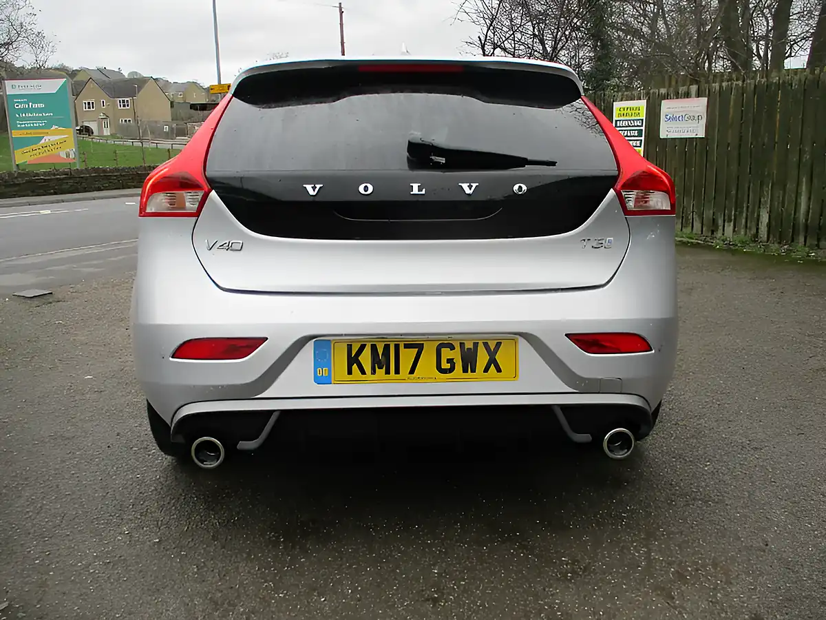 Used 2017 Volvo V40 R-Design Bright Silver - Interior and Exterior details 4