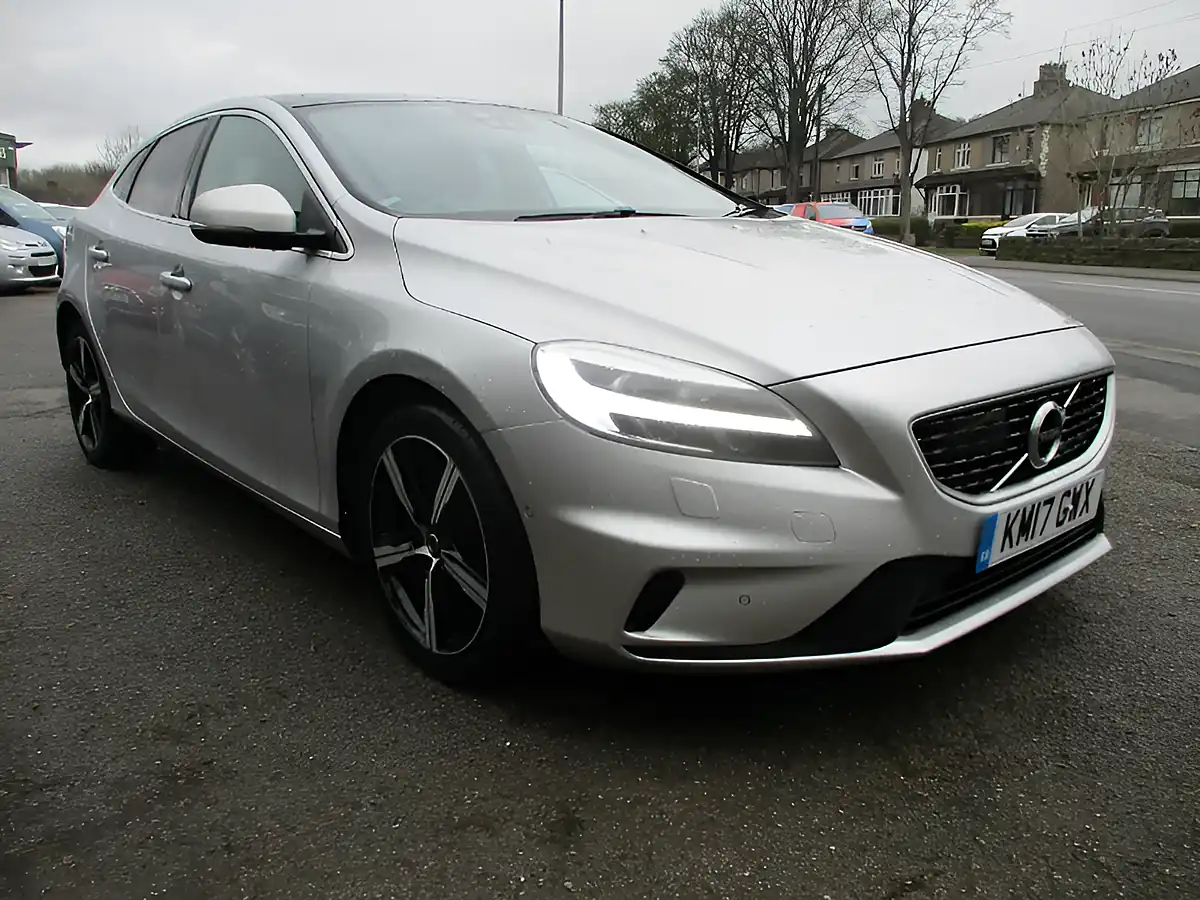 Used 2017 Volvo V40 R-Design Bright Silver - Interior and Exterior details 5