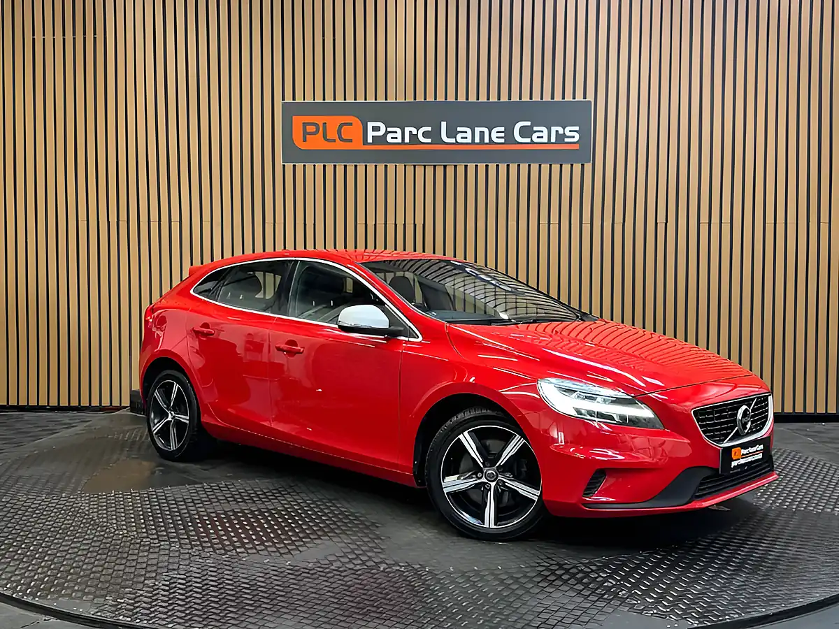 Used 2017 Volvo V40 R-Design Nav Plus Passion Red - Front View