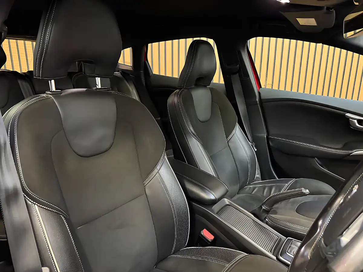 Used 2017 Volvo V40 R-Design Nav Plus Passion Red - Interior and Exterior details 17