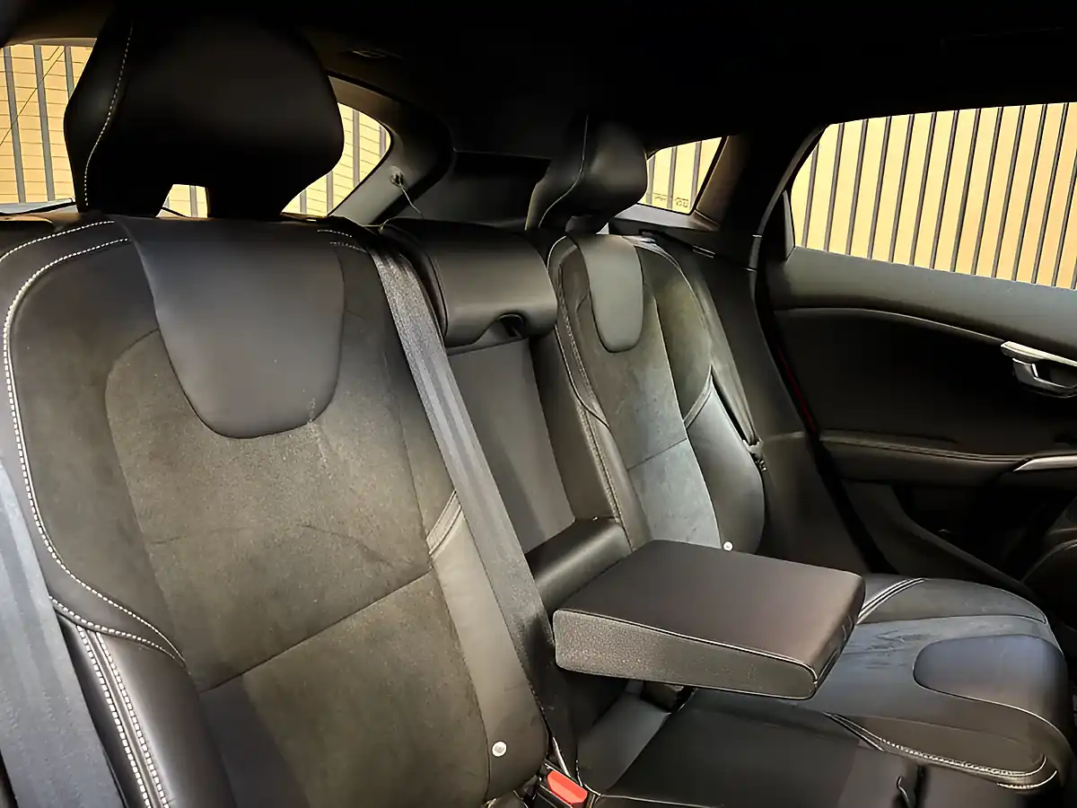 Used 2017 Volvo V40 R-Design Nav Plus Passion Red - Interior and Exterior details 19