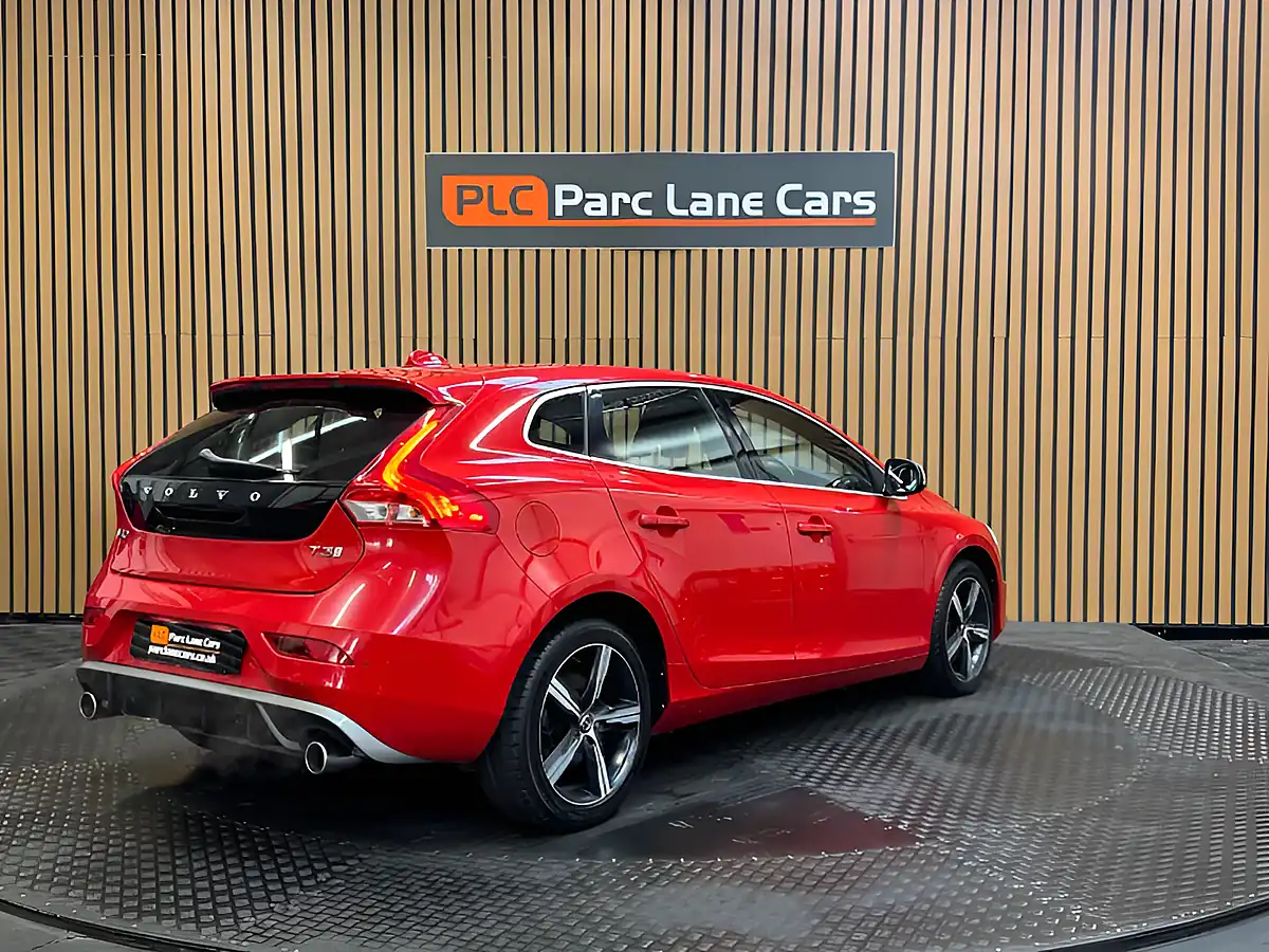 Used 2017 Volvo V40 R-Design Nav Plus Passion Red - Interior and Exterior details 3