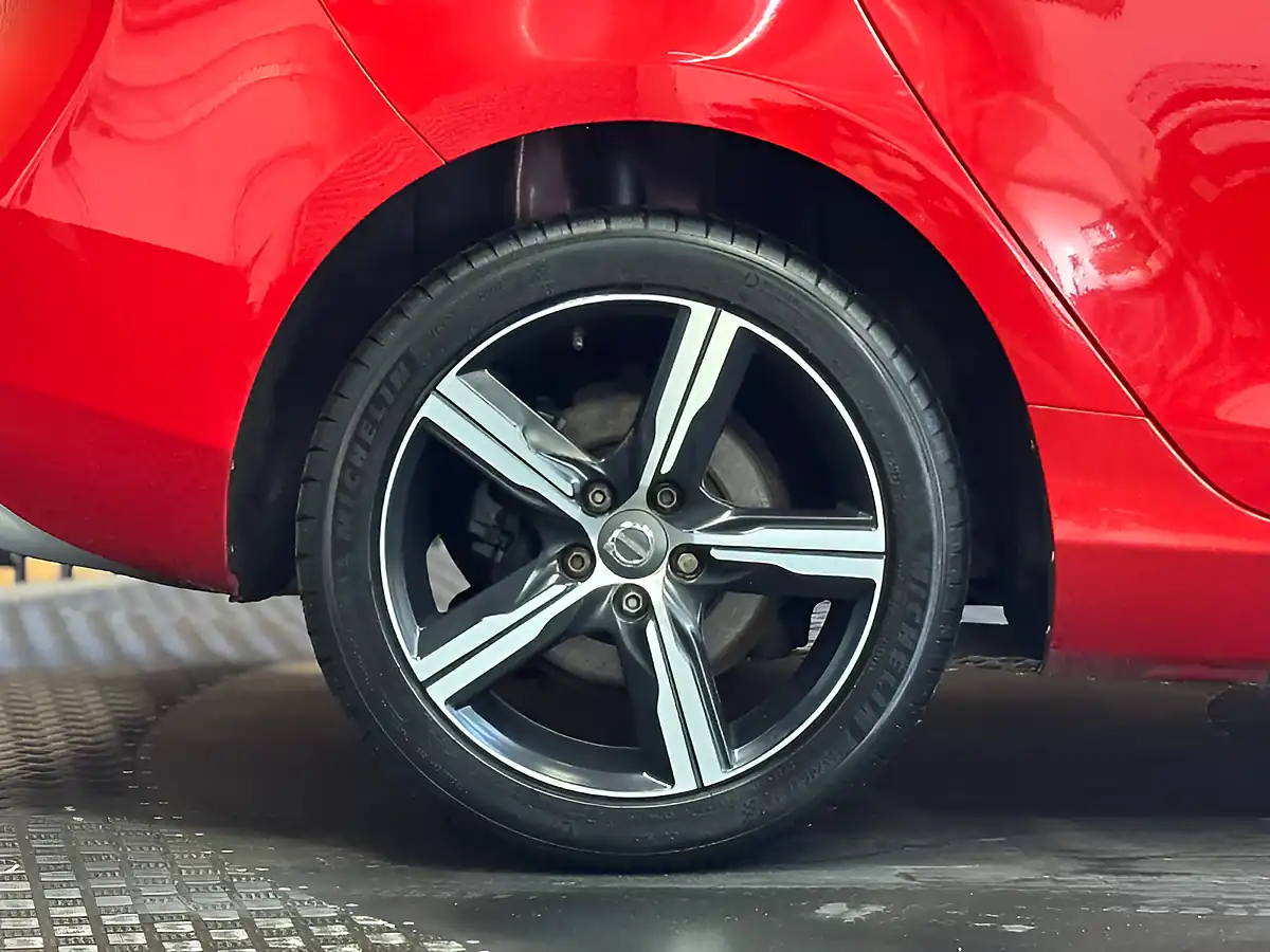 Used 2017 Volvo V40 R-Design Nav Plus Passion Red - Interior and Exterior details 9