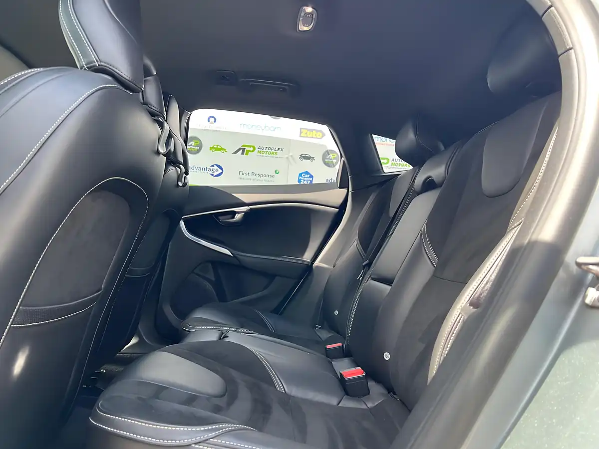 Used 2017 Volvo V40 R-Design Nav Plus Silver - Interior and Exterior details 13