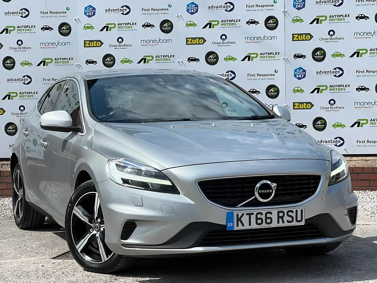 Used 2017 Volvo V40 R-Design Nav Plus Silver - Interior and Exterior details 3