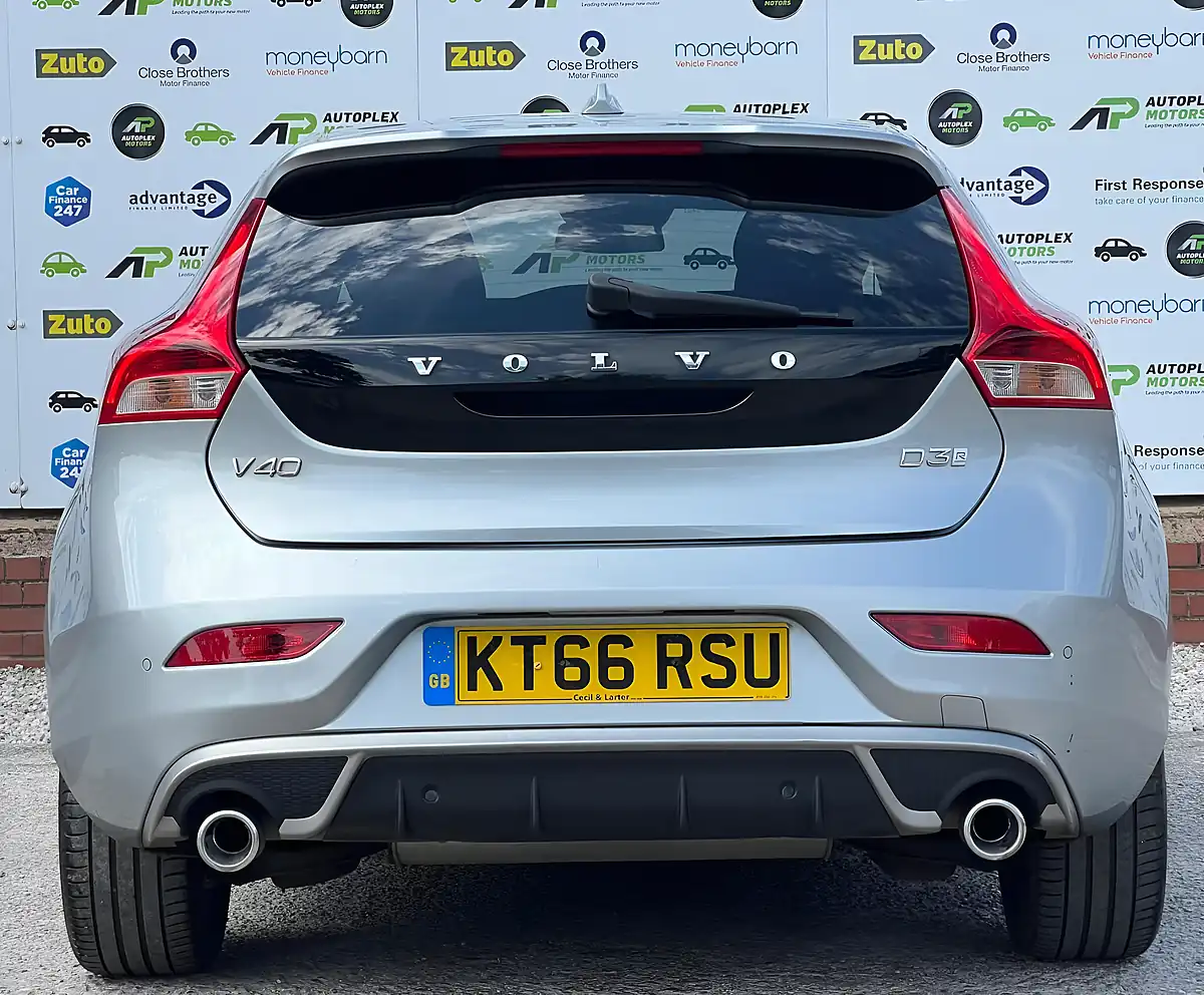 Used 2017 Volvo V40 R-Design Nav Plus Silver - Interior and Exterior details 9