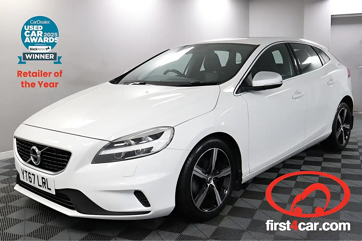 Used 2017 Volvo V40 R-Design Nav Plus White - Front View