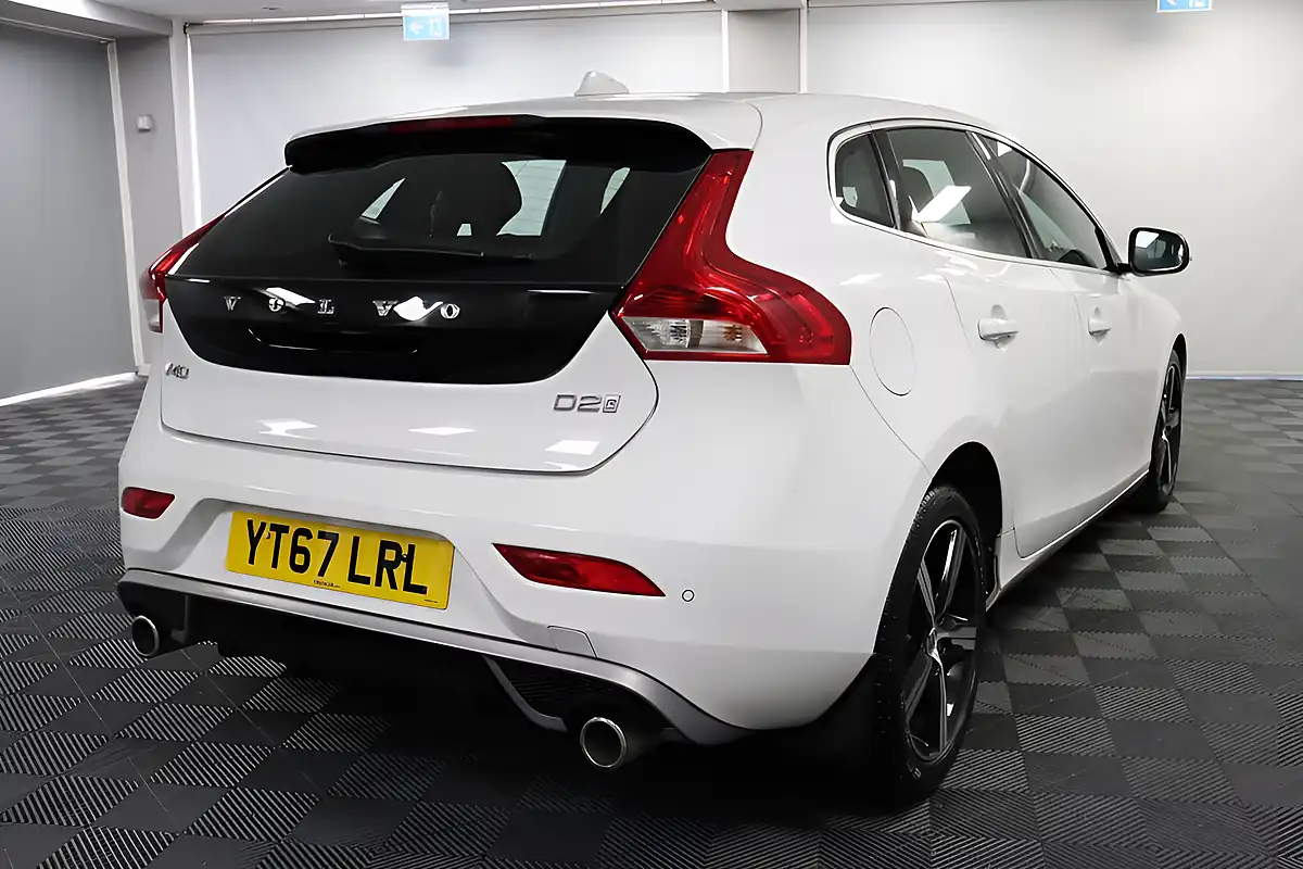 Used 2017 Volvo V40 R-Design Nav Plus White - Interior and Exterior details 10