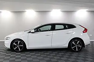 Used 2017 Volvo V40 R-Design Nav Plus White - Interior and Exterior details 17