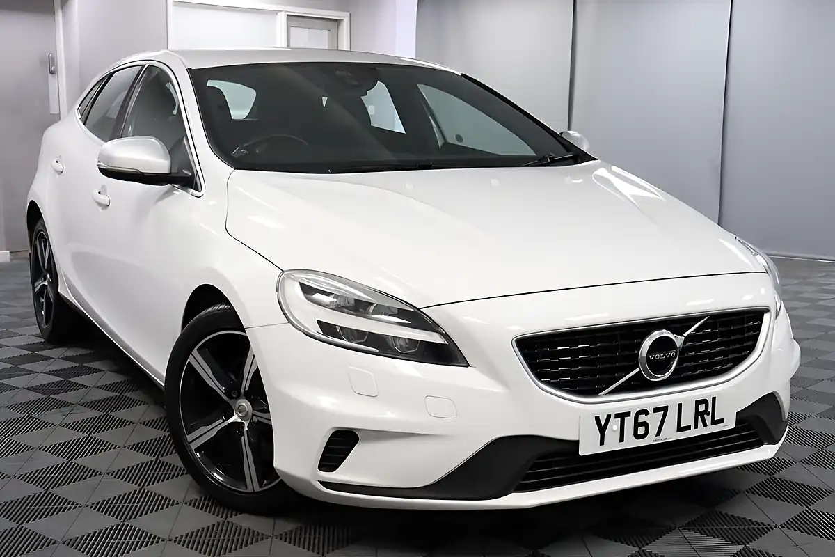 Used 2017 Volvo V40 R-Design Nav Plus White - Interior and Exterior details 18