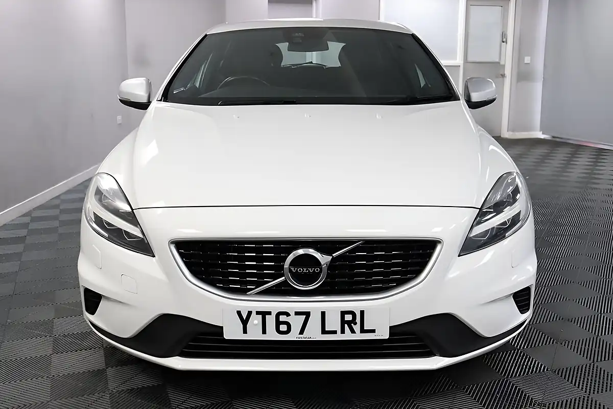 Used 2017 Volvo V40 R-Design Nav Plus White - Interior and Exterior details 2