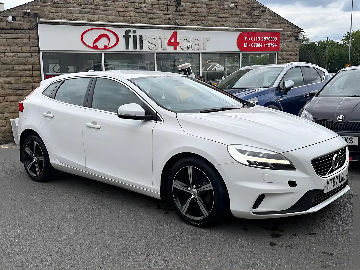 Used 2017 Volvo V40 R-Design Nav Plus White - Interior and Exterior details 3