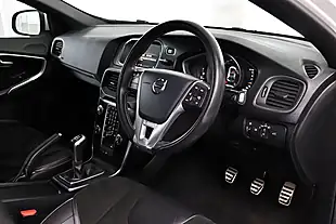 Used 2017 Volvo V40 R-Design Nav Plus White - Interior and Exterior details 4